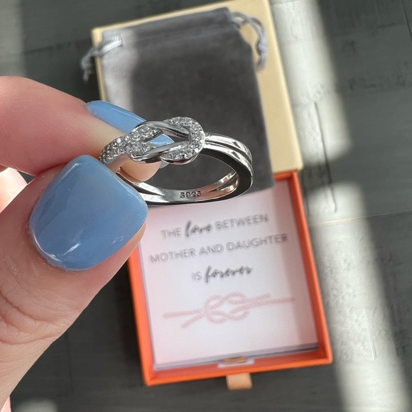 SQUARE KNOT RING - Picture 4 of 9